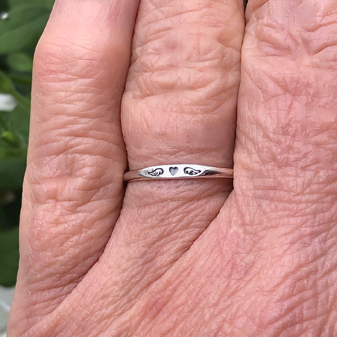 For Memorial - Heart With Wings Thin Ring